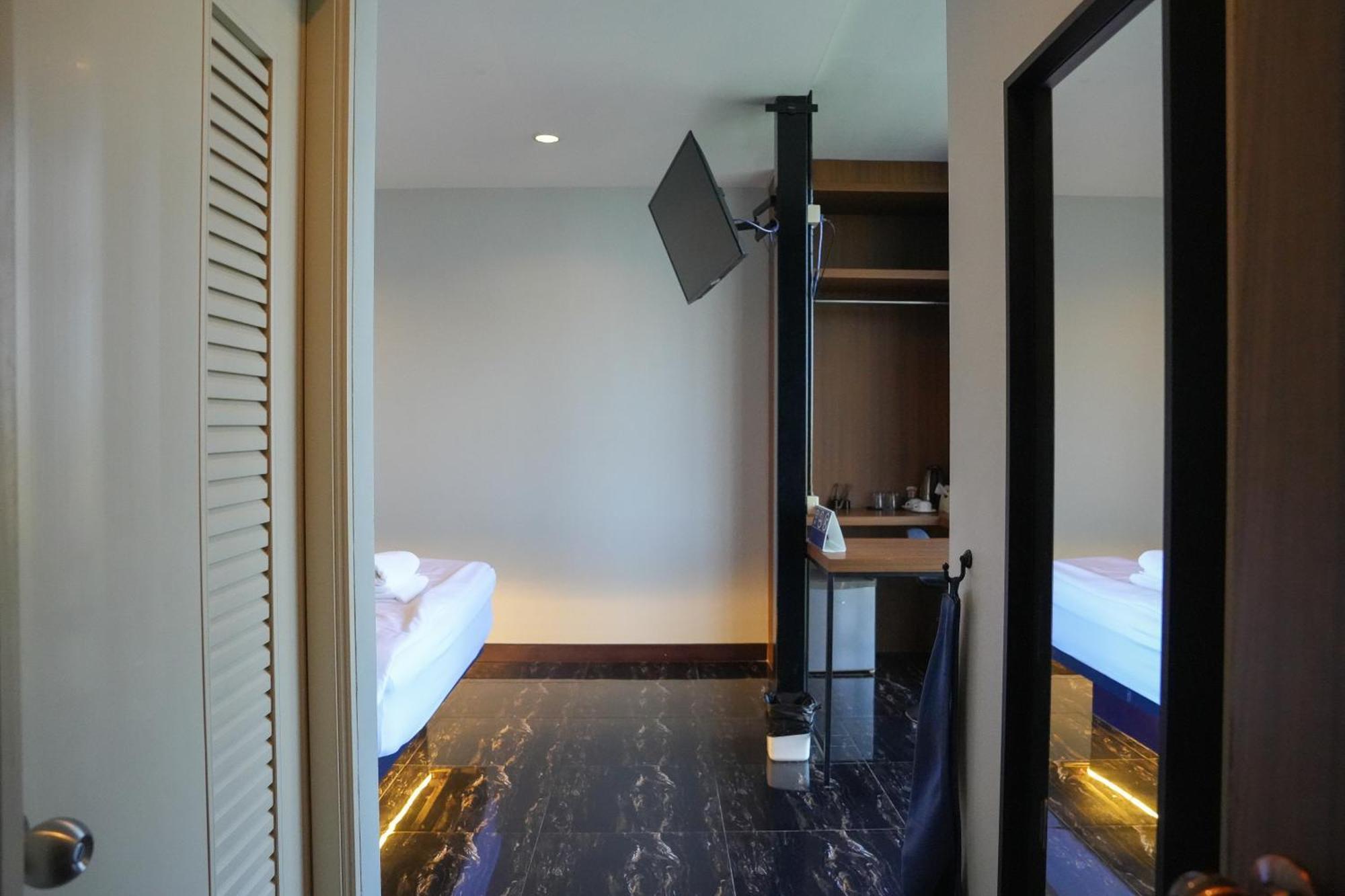 Skyline Resort Ban Khlong Lat Bua Khao Экстерьер фото