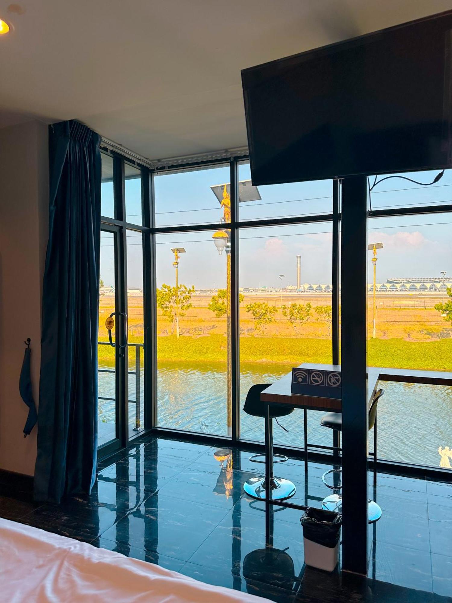 Skyline Resort Ban Khlong Lat Bua Khao Экстерьер фото